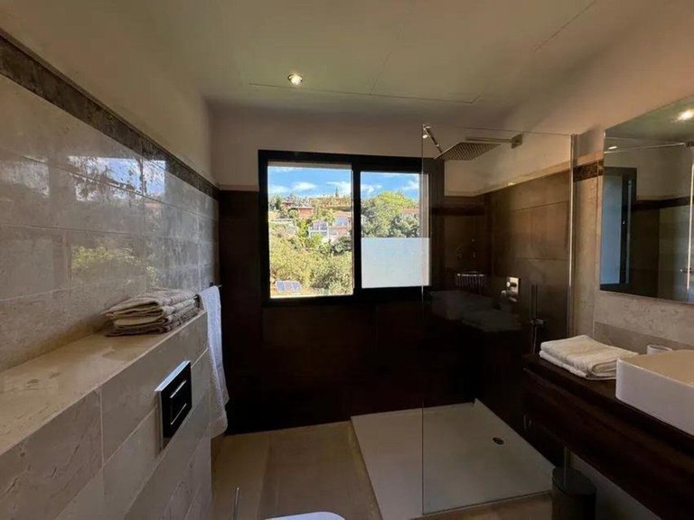 Villa for Sale in Elviria, Malaga 31