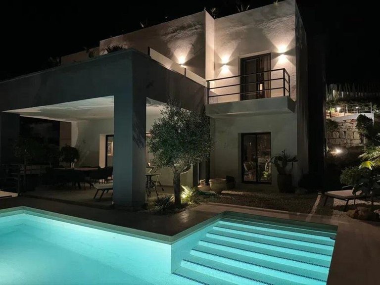 Villa for Sale in Elviria, Malaga 34