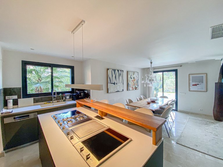 Villa for Sale in Elviria, Malaga 8
