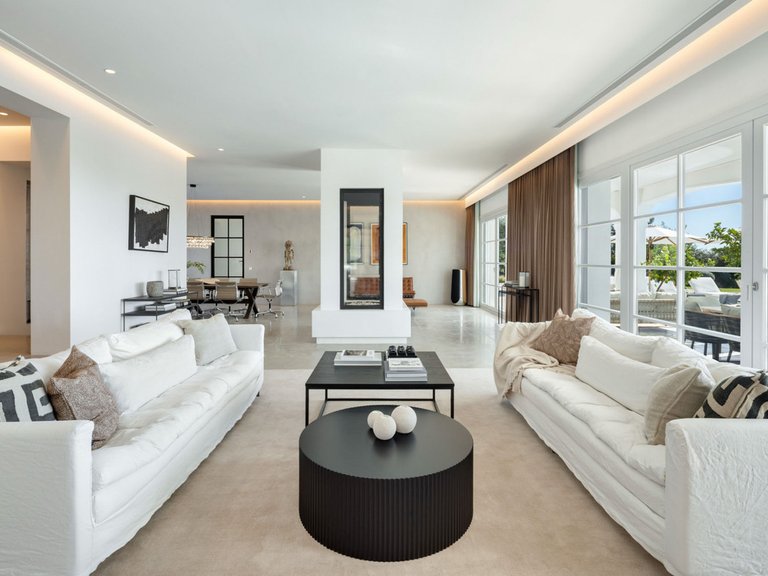 Villa for Sale in Benahavís, Malaga 2
