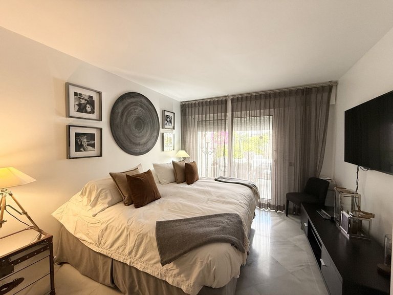 Apartment for Sale in Puerto Banús, Malaga 23