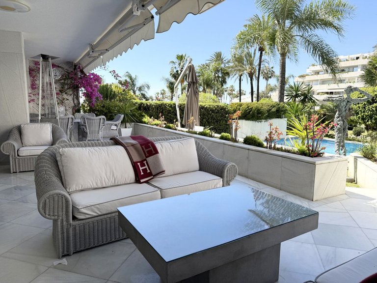 Apartment for Sale in Puerto Banús, Malaga 5