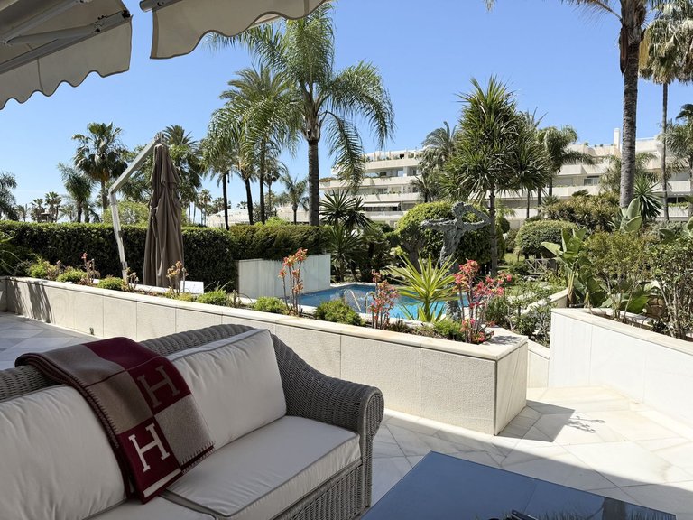 Apartment for Sale in Puerto Banús, Malaga 6