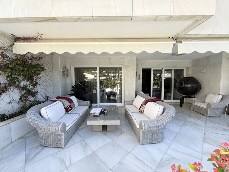 Apartment for Sale in Puerto Banús, Malaga 7