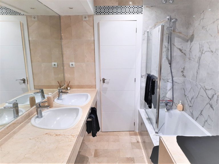 Apartment for Sale in Puerto Banús, Malaga 14