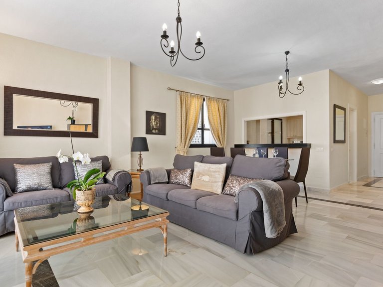 Apartment for Sale in Puerto Banús, Malaga 2