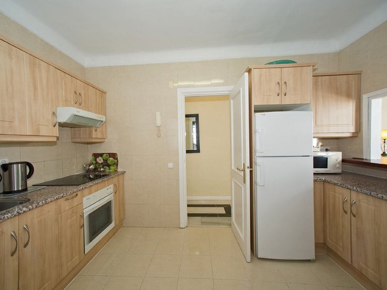 Apartment for Sale in Puerto Banús, Malaga 6