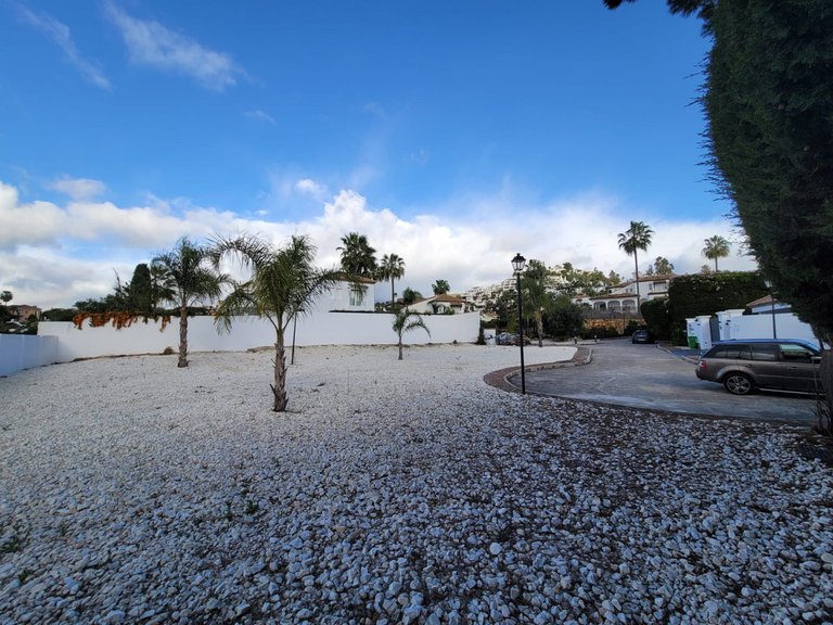 Plot for Sale in Nueva Andalucía, Malaga 1