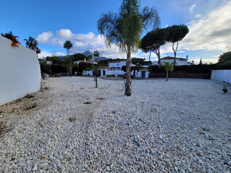 Plot for Sale in Nueva Andalucía, Malaga 6