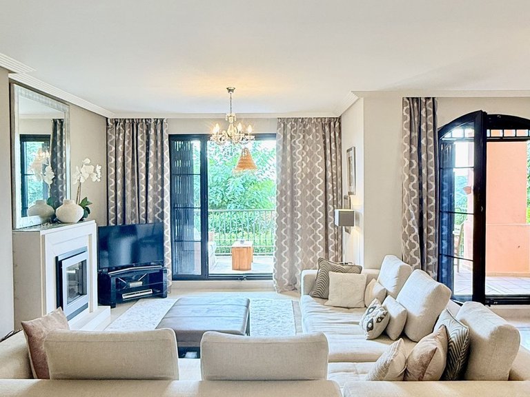 Apartment for Sale in Los Arqueros, Malaga 26