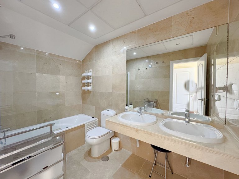Apartment for Sale in La Duquesa, Malaga 31
