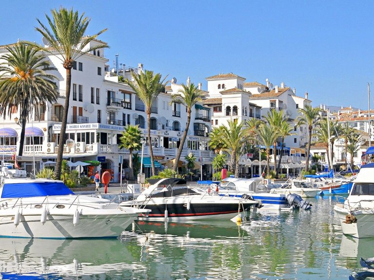Apartment for Sale in La Duquesa, Malaga 43