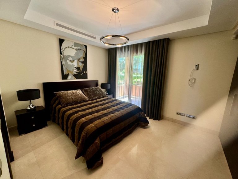 Apartment for Sale in Puerto Banús, Malaga 10