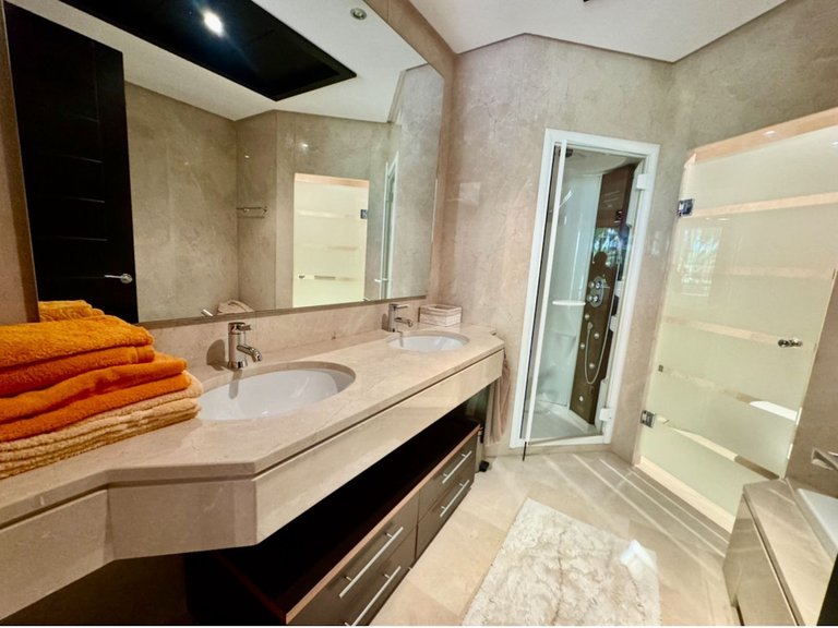 Apartment for Sale in Puerto Banús, Malaga 11