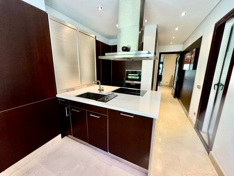 Apartment for Sale in Puerto Banús, Malaga 15