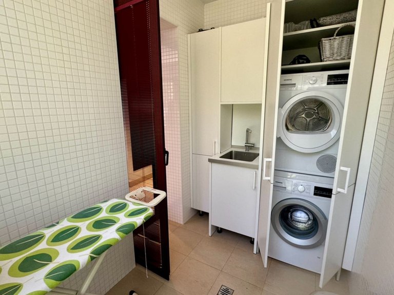 Apartment for Sale in Puerto Banús, Malaga 16