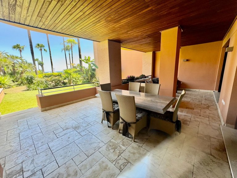 Apartment for Sale in Puerto Banús, Malaga 18
