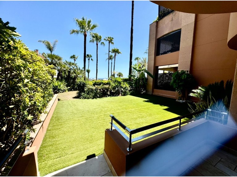 Apartment for Sale in Puerto Banús, Malaga 19