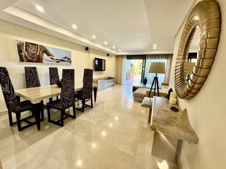 Apartment for Sale in Puerto Banús, Malaga 3