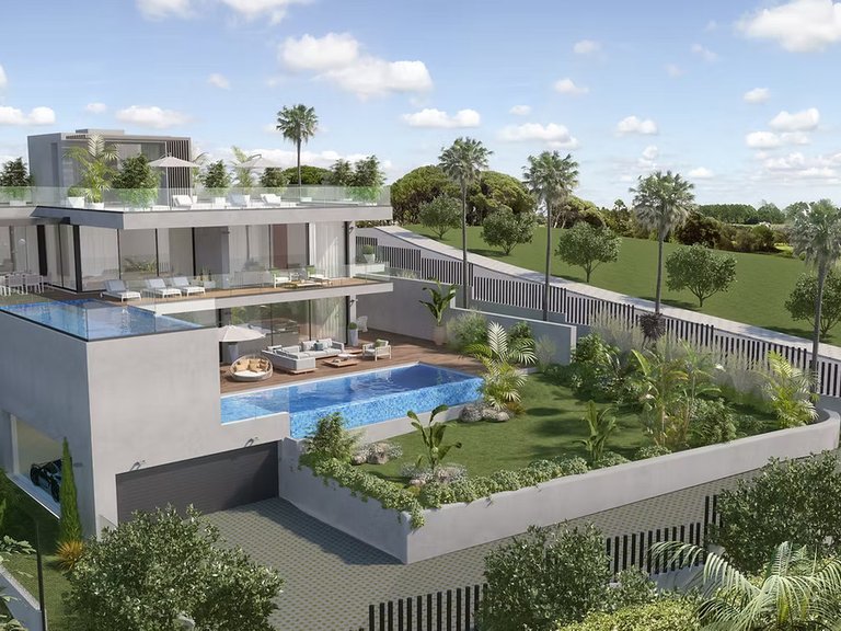 Villa for Sale in Cabopino, Malaga 3