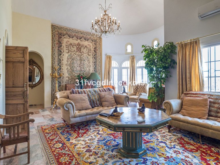 Villa for Sale in Estepona, Malaga 11