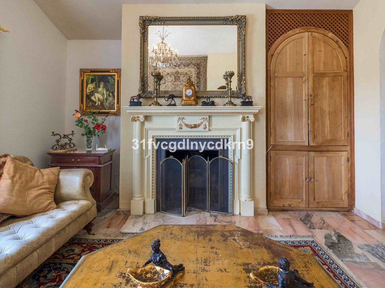 Villa for Sale in Estepona, Malaga 12