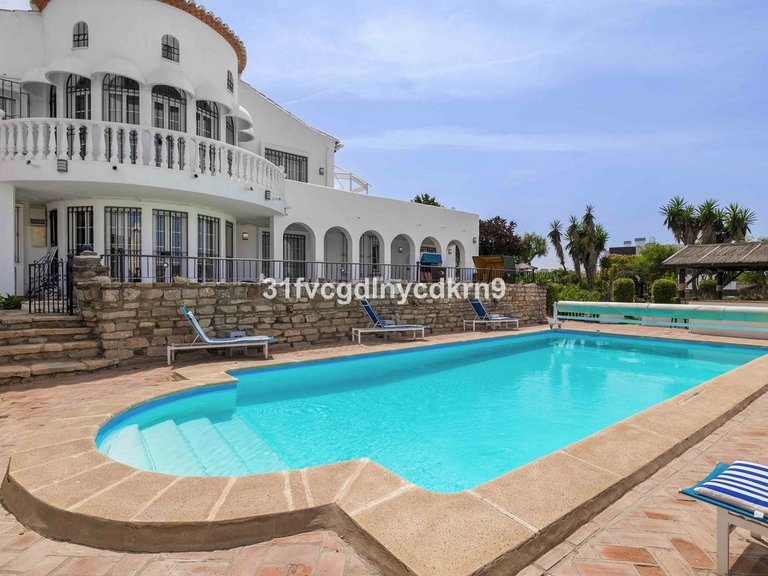 Villa for Sale in Estepona, Malaga 14