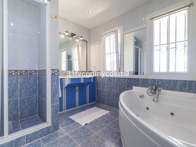 Villa for Sale in Estepona, Malaga 32