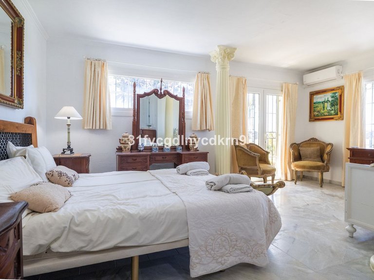 Villa for Sale in Estepona, Malaga 33