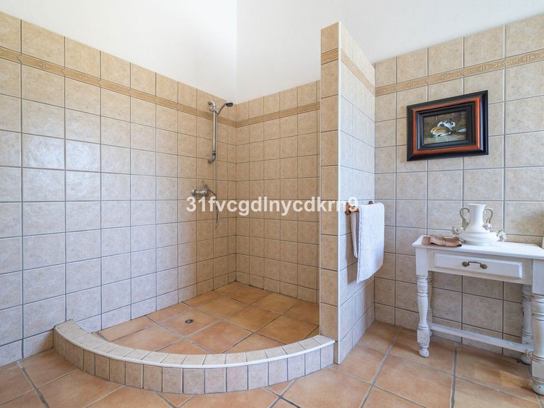 Villa for Sale in Estepona, Malaga 41