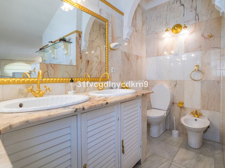 Villa for Sale in Estepona, Malaga 6