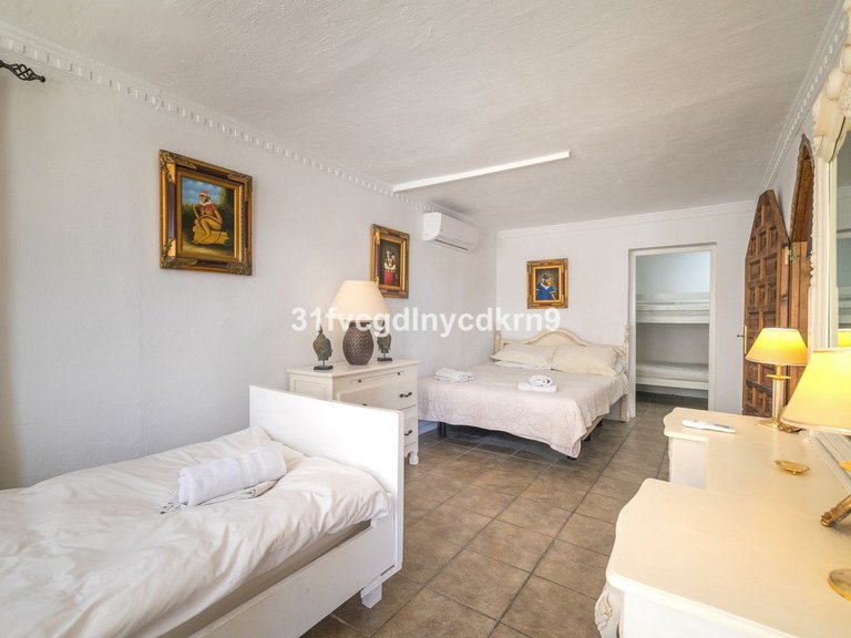 Villa for Sale in Estepona, Malaga 61