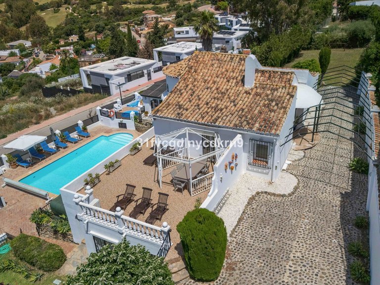 Villa for Sale in Estepona, Malaga 8