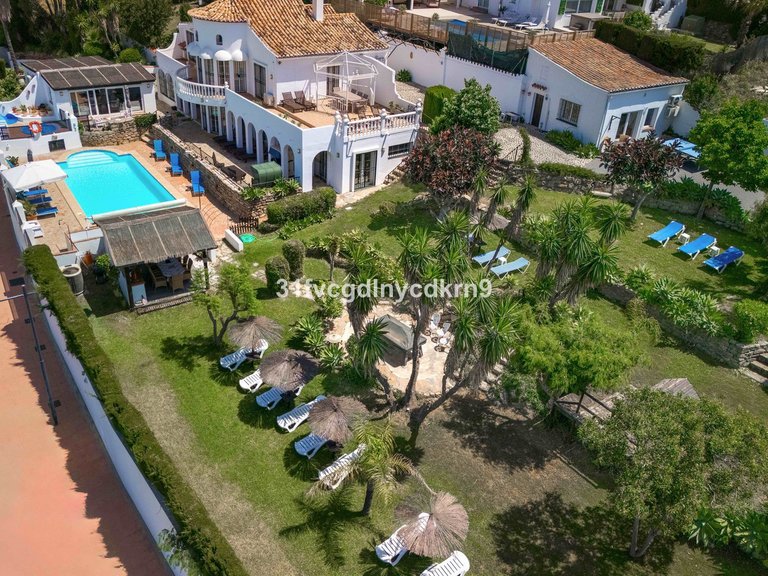 Villa for Sale in Estepona, Malaga 9