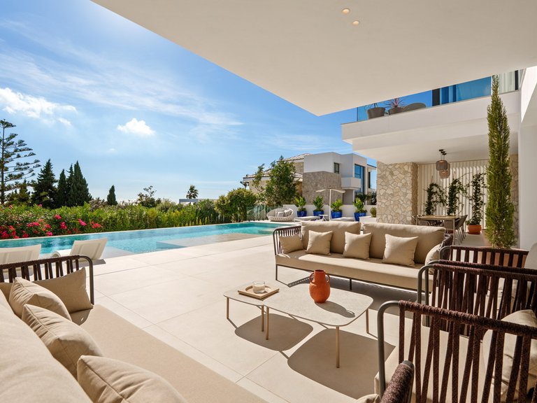 Villa for Sale in La Quinta, Malaga 13