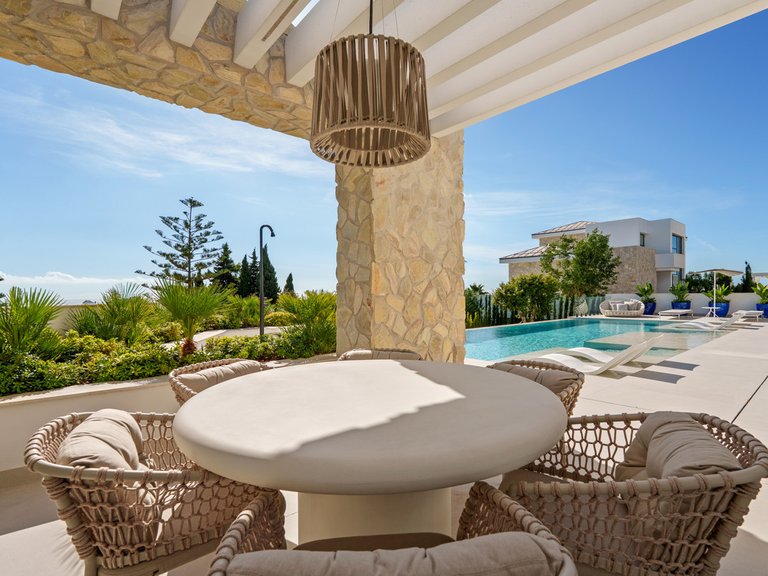 Villa for Sale in La Quinta, Malaga 14