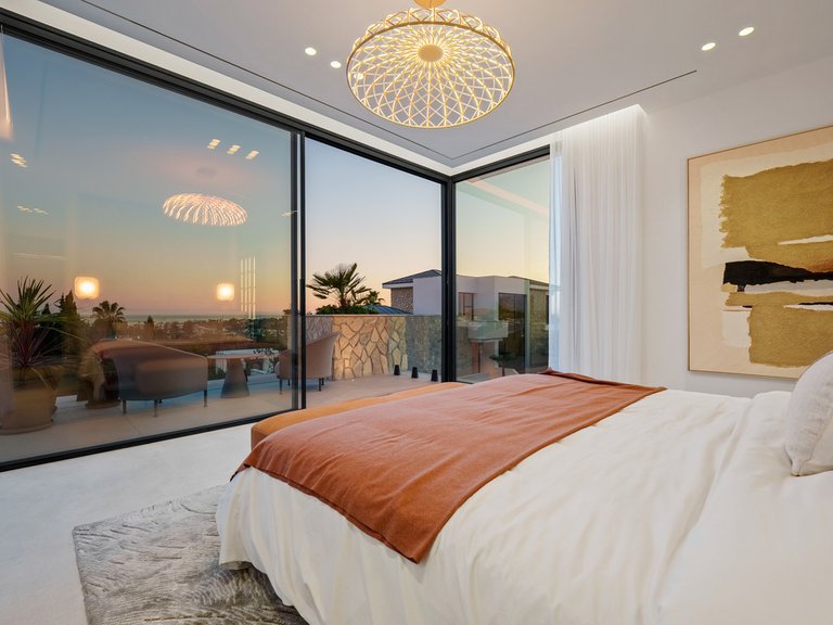 Villa for Sale in La Quinta, Malaga 21