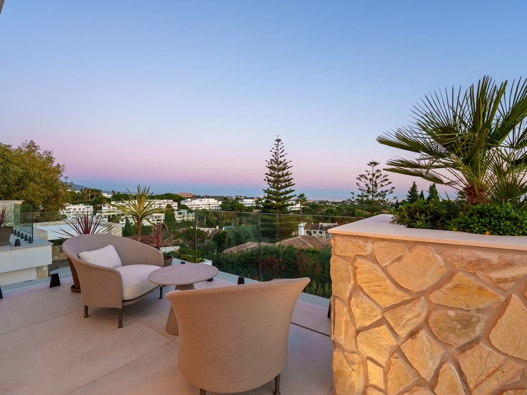 Villa for Sale in La Quinta, Malaga 23