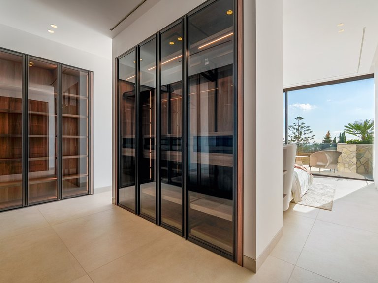 Villa for Sale in La Quinta, Malaga 38