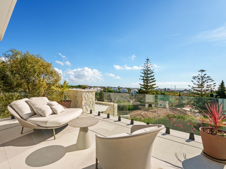 Villa for Sale in La Quinta, Malaga 6