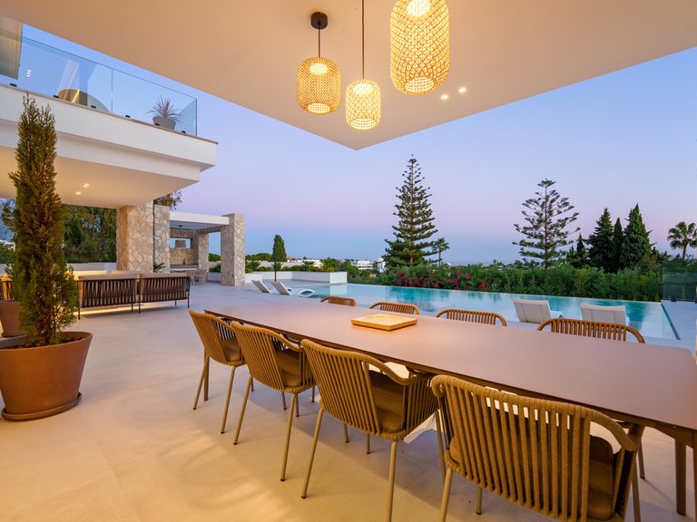 Villa for Sale in La Quinta, Malaga 8