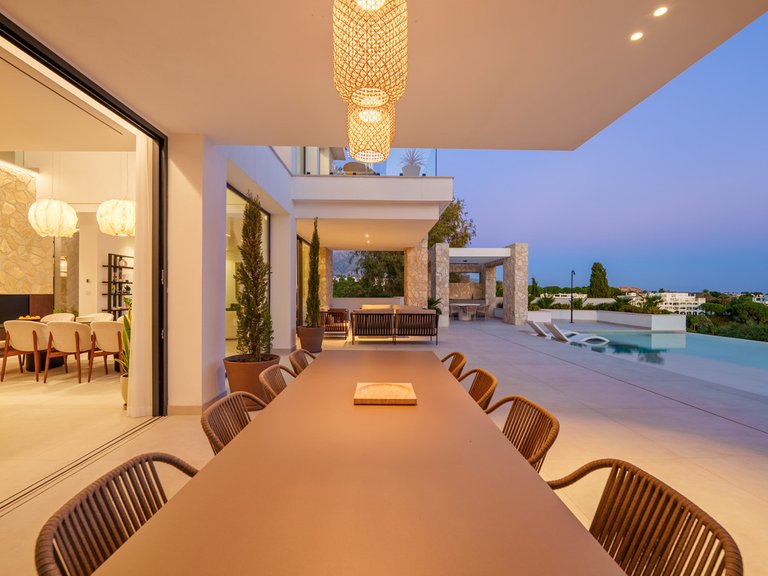 Villa for Sale in La Quinta, Malaga 9