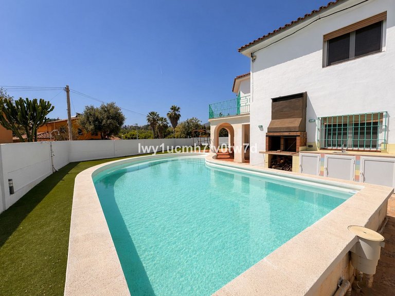 Villa for Sale in Churriana, Malaga 1