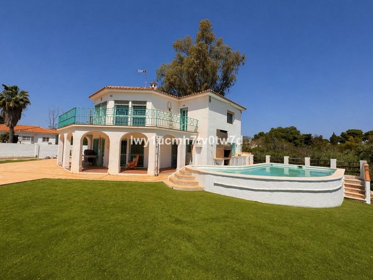Villa for Sale in Churriana, Malaga 7