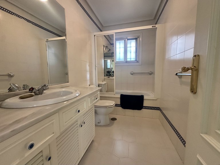 Villa for Sale in Riviera Del Sol, Malaga 27