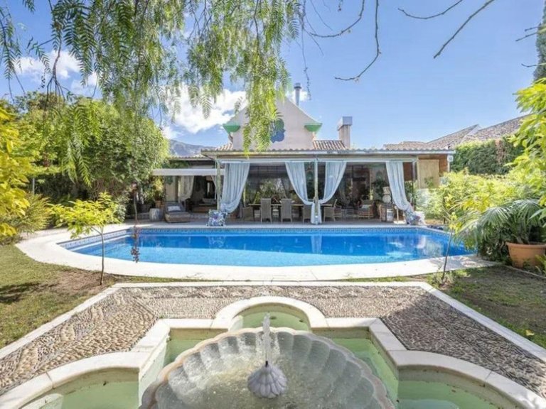 Villa for Sale in Marbella, Malaga 1