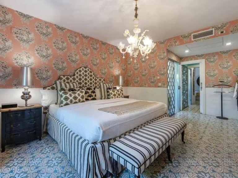 Villa for Sale in Marbella, Malaga 20