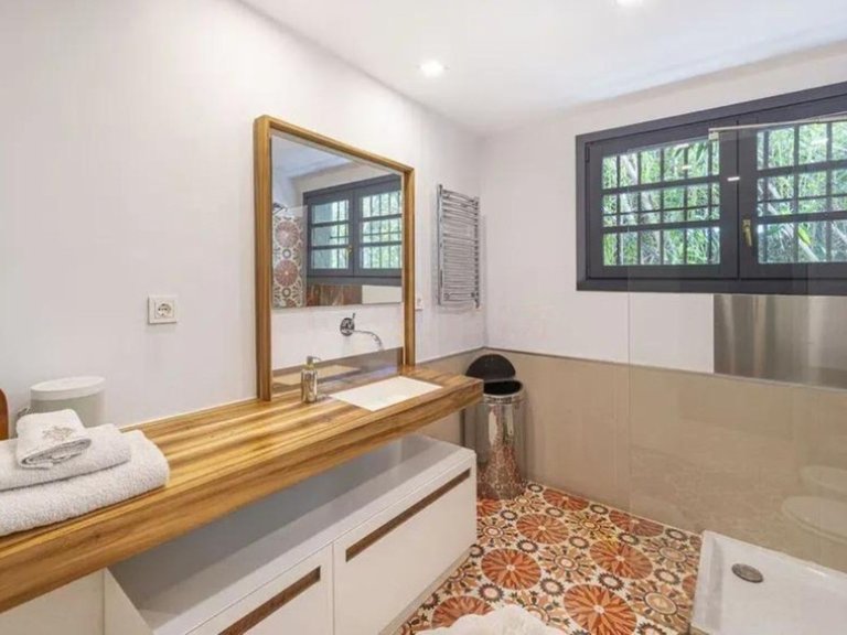 Villa for Sale in Marbella, Malaga 25