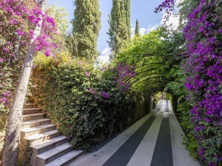 Villa for Sale in Marbella, Malaga 27