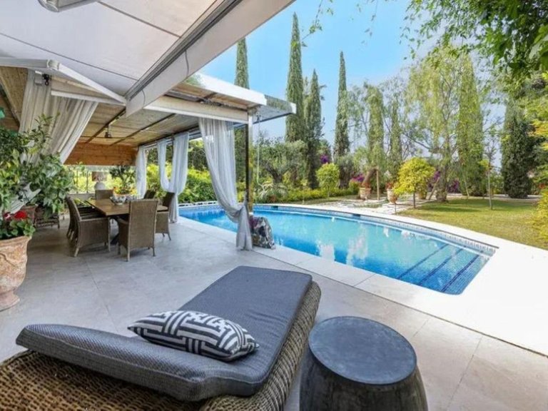 Villa for Sale in Marbella, Malaga 8